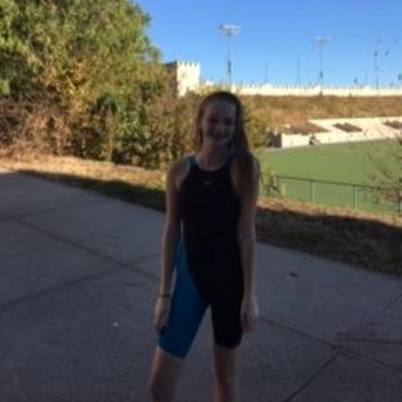 Meet your Posher, Madelyn - Picture 1 of 1